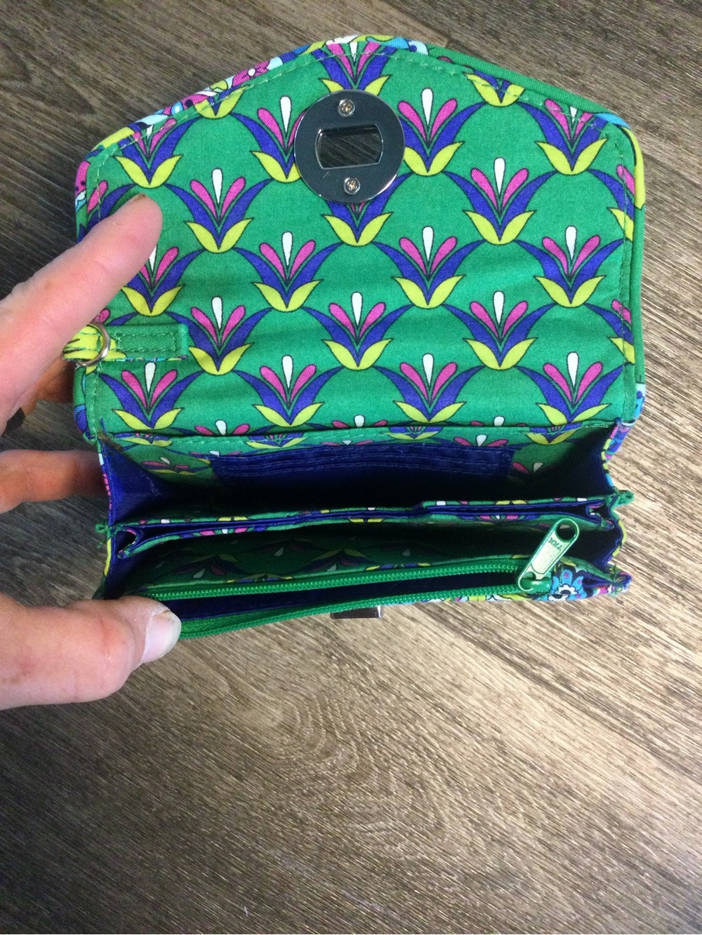 Vera Bradley Green Quilted Paisley Turn-Lock Wallet - Picture 2 of 6